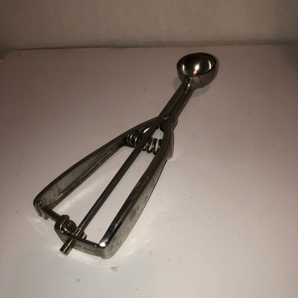 Vintage stainless steel  Ice Cream Scoop- for those warm summer days -used - Picture 11 of 11